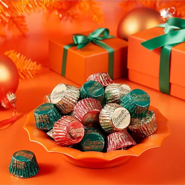 REESE'S Miniatures Christmas Milk Chocolate Peanut Butter Cups Candy, 38 oz. - Image 6